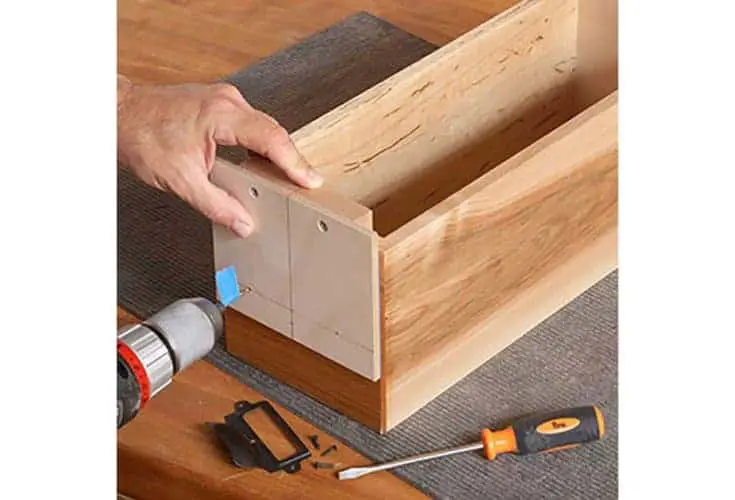 drawer pull jig by woodmagazine